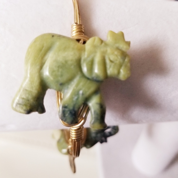 Bourbon and Bowties Wired Elephant Bracelet - Picture 5 of 12